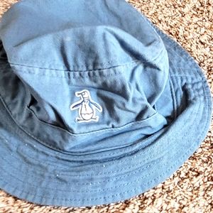 Penguin bucket hat